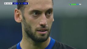 Με πέναλτι του Τσαλχάνογλου η Ίντερ μπήκε ξανά μπροστά στο σκορ