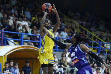 Νίκολς: «Να ακολουθήσουμε το πλάνο μας κόντρα στον ΠΑΟΚ»