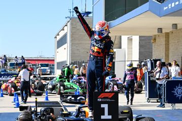 Ο Φερστάπεν συνεχίζει την επίθεση για τον τίτλο στην πιο επιτυχημένη του πίστα