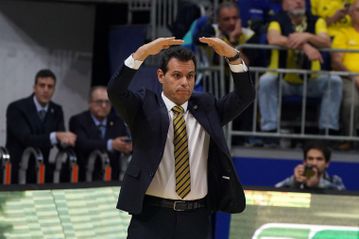 Επίδειξη δύναμης από τη Φενέρμπαχτσε στο… μισογκρεμισμένο Μιλάνο