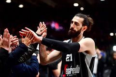 Ο Σενγκέλια αποθέωσε τον Ζούρο!