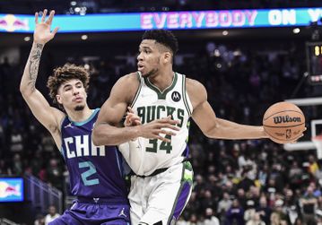 Τέταρτη σερί νίκη για τους Μπακς: Οι Αντετοκούνμπο και Λίλαρντ προστάτευσαν το Μιλγουόκι από τον ΛαΜέλο Μπολ (vids)