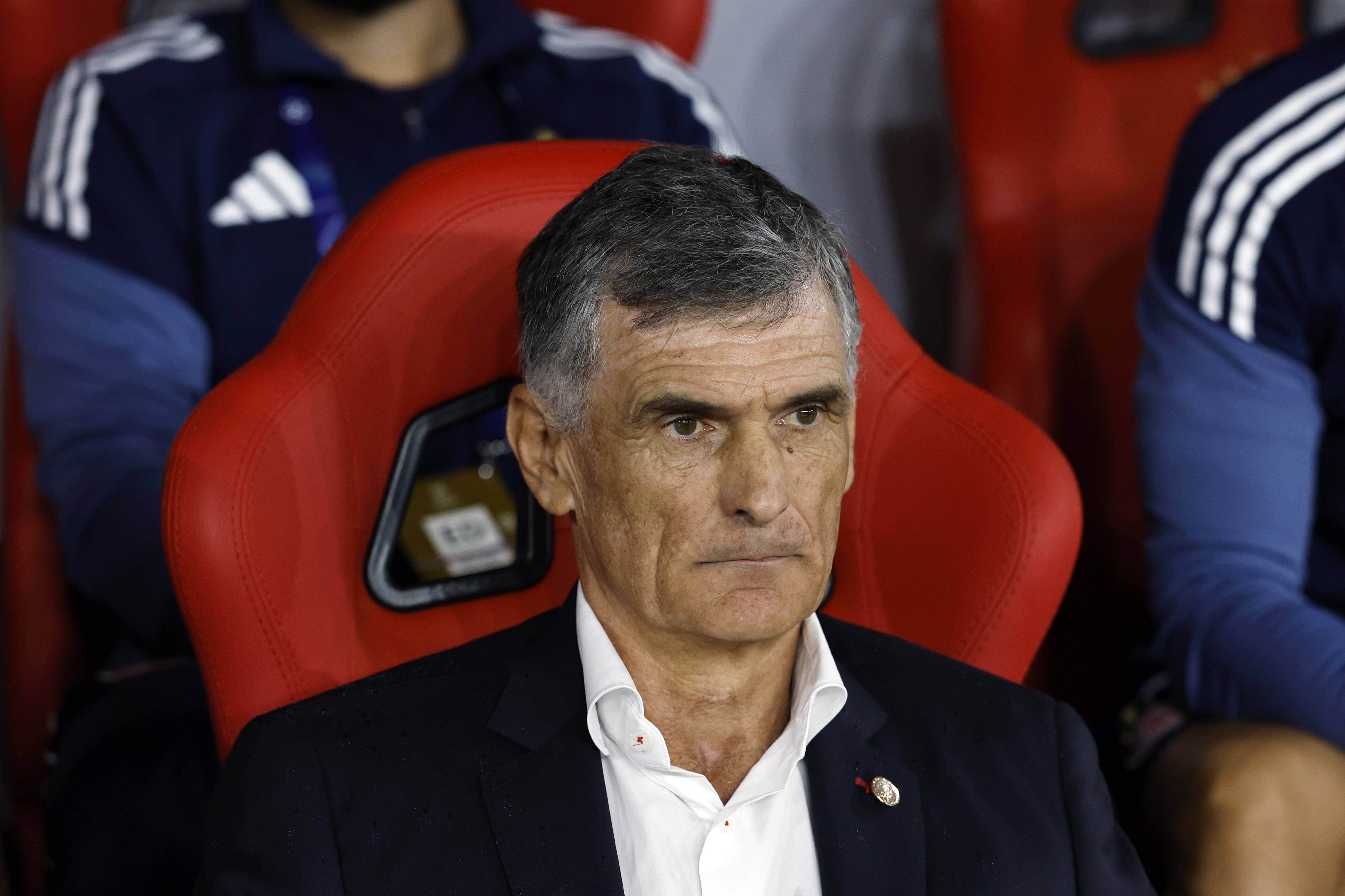 Δεν αφήνει σε... χλωρό κλαρί ο Μεντιλίμπαρ τους παίκτες