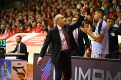 Επίσημα τέλος από τον πάγκο της Αρμάνι ο Μεσίνα - Ο νέος του ρόλος και ο... Ποέτα