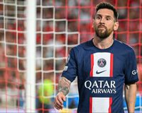 Μέσι: Γυρίζει από άδεια και ανανεώνει με την Παρί Σεν Ζερμέν