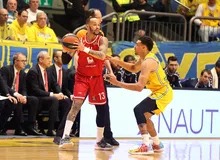 Μπήκε... φορτσάτος ο Νέιπιερ στην Αρμάνι