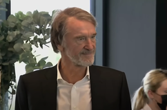 Νέα σελίδα για τη Μάντσεστερ Γιουνάιτεντ: Ο δισεκατομμυριούχος Ράτκλιφ ολοκλήρωσε την εξαγορά του 27.7% των μετοχών των «κόκκινων διαβόλων»