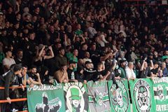 Υβριστικά συνθήματα για Λιόλιο και προειδοποίηση για εκκένωση στο Προμηθέας - Παναθηναϊκός