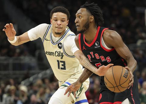 Επιστροφή στις νίκες για τους Μπακς 111-94 τους Πέισερς