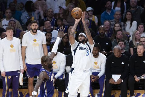 Γιατί οι Χοκς διστάζουν για την απόκτηση του Άντονι Ντέιβις