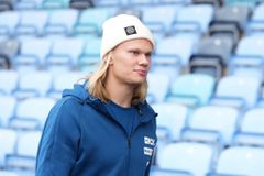 Ο Έρλινγκ Χάαλαντ έγινε μοντέλο και ο σχεδιαστής είναι Έλληνας (pics)