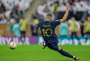 Κιλιάν Εμπαπέ: Θέλει τον Μπερνάντο Σίλβα στην Παρί Σεν Ζερμέν (vid)