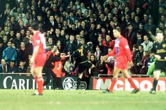 Οταν ο Καντονά έδωσε κλωτσιά στον ρατσισμό (vids)