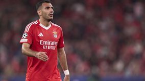 Σε μία τραγική βραδιά για τη Μπενφίκα... μέχρι και ο Παυλίδης φόρεσε ανάποδα τη φανέλα του (vid+pic)