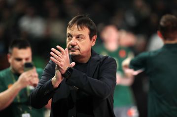 Ο Αταμάν πέρασε τον Πασκουάλ και... κυνηγά Ομπράντοβιτς!