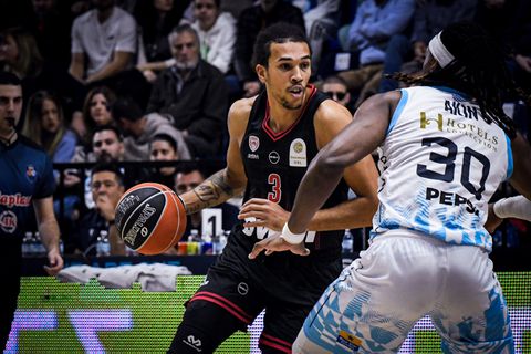 Ματς με απίστευτη ένταση στη Ρόδο και διπλό του Ολυμπιακού με ασύλληπτο και «τριπλό» Γουόρντ