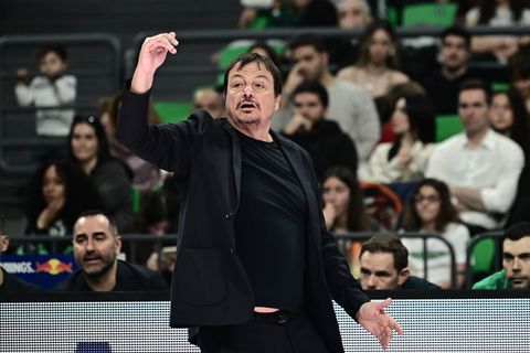 Αταμάν: «Όσμαν και Μήτογλου επιστρέφουν στις προπονήσεις» - Τι είπε για την κατάσταση του Ναν