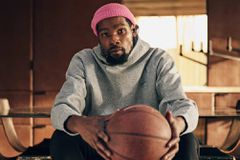 Ο Κέβιν Ντουράντ δεν... κρατήθηκε: «Για κάποιους είμαστε ζώα, κλόουν σε τσίρκο και όχι κανονικοί άνθρωποι»