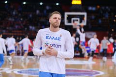 Στο γήπεδο του Ολυμπιακού ο Χαραλαμπόπουλος - Είδε από κοντά το ντέρμπι με την ΑΕΚ