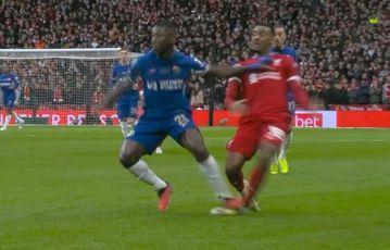 Ο σοκαριστικός τραυματισμός του Χράβενμπερχ στον τελικό του Carabao Cup - Έξαλλος ο Κλοπ!