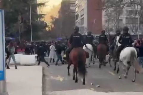 Επεισόδια στη Μαδρίτη με οπαδούς της Μπενφίκα και αστυνομικούς πριν το ματς με τη Ρεάλ (vid)