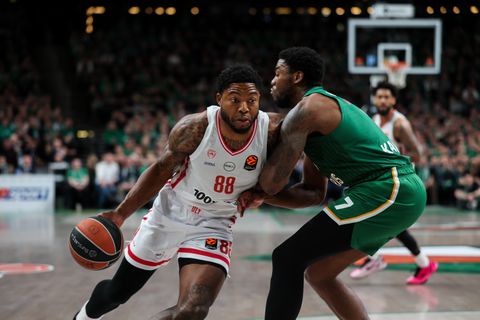 Η απίθανη εμφάνιση του Ταϊρίκ Τζόουνς στο Κάουνας