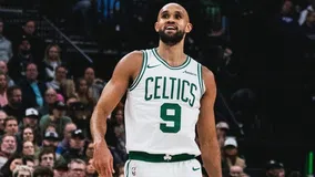 Oι Σέλτικς πέρασαν από το Φοίνιξ, άνετα οι Σίξερς