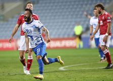 Μανώλης Σιώπης, το πολυεργαλείο που είναι «όγδοος ξάδερφος με το γκολ και πέμπτος ξάδερφος με την ασίστ» (vid)