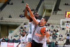 Αυλαία με την προσοχή στα ντέρμπι σε Πάτρα και Λιόσια