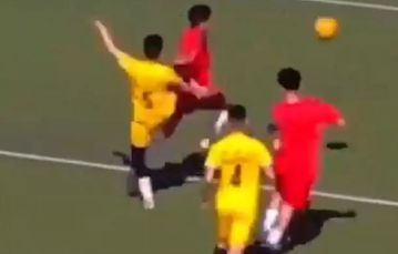 Τραγωδία στην Αλγερία: Νεκρός 17χρονος ποδοσφαιριστής έπειτα από σκληρό μαρκάρισμα (vid)