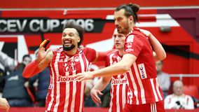 Ο Ολυμπιακός την πρόκριση, ο Μίλωνας το χειροκρότημα - «Αιώνιο» ντέρμπι στους τελικούς