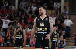 Χρειάστηκε την παράταση και το δίδυμο των Τζέιμς και Οκόμπο για να πανηγυρίσει τη νίκη στην παράταση η ομάδα του Σπανούλη κόντρα στη Ζαλγκίρις πριν τον Ολυμπιακό