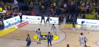 H «τριποντάρα» του Χέιζ-Ντέιβις που «έστειλε» την Φενέρμπαχτσε στα play-offs! (vid)