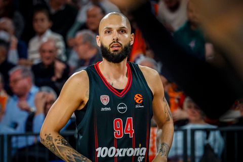 Η ανάλυση συμβούλου διαιτησίας για το φάουλ του Φουρνιέ που έκρινε το ματς του Ολυμπιακού