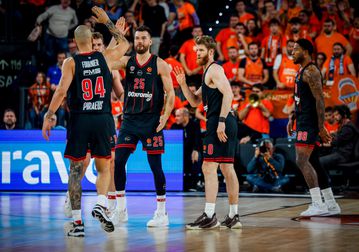 H  παρακάμερα του Βαλένθια-Ολυμπιακός: O μποξέρ Γουόρντ και οι αντιδράσεις των φιλάθλων (vid)