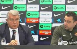 Επίσημη η παραμονή του Τσάβι στην Μπαρτσελόνα