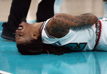 Τεράστια ανησυχία για τους Γκρίζλις: Ο τραυματισμός του Τζα Μοράντ σόκαρε ολόκληρη την αρένα (vid)