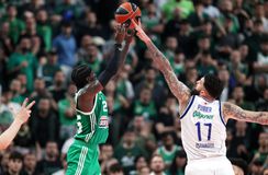 Ο Σπύρος Γκόντας στο Sportal: «Είναι φάουλ του Πουαριέ στον Ναν, τι λέει ο κανονισμός - Αυτά μου είπαν και οι άλλοι διαιτητές που μίλησα»