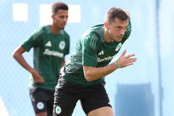 Παναθηναϊκός: Προπονήθηκε ο Κώτσιρας, νέα προβλήματα με Νίκα και Φικάι