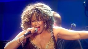 Η sold out συναυλία της Τίνα Τέρνερ στη Νέα Φιλαδέλφεια και η ιστορία πίσω από το «The Best» που έγινε τραγούδι - σύμβολο για τους κορυφαίους αθλητές (vids)