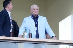 Με απόφαση Μελισσανίδη θα βρίσκονται στο μουσείο της ΑΕΚ και οι... Βασιλόπουλος, Σκουρλέτης, Λαφαζάνης!