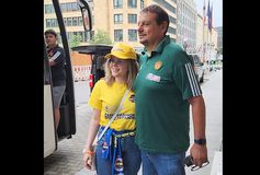 Φίλοι της Φενέρμπαχτσε φωτογραφήθηκαν με τον Αταμάν (vid)