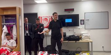 Η ομιλία του Γιώργου Μπαρτζώκα στα αποδυτήρια: «Παιδιά, σας παρακαλώ...» (vid)