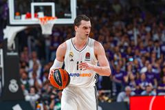 «Αβέβαιη η παραμονή του Χεζόνια στη Ρεάλ Μαδρίτης, αναζωπυρώνεται το ενδιαφέρον από το ΝΒΑ»