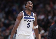 Οι «Λύκοι» ξέσπασαν, διέλυσαν τους Θάντερ και μείωσαν τη σειρά σε 2-1