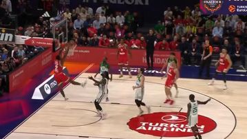 Ολυμπιακός: Το alley-oop κάρφωμα του Ράιτ στον ημιτελικό (vid)