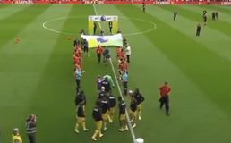 Υπέροχη κίνηση από τη Λίβερπουλ: Έκανε pasillo στην Κυπελλούχο Κρίσταλ Πάλας (vid)