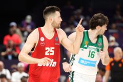 Με απολαυστικό Πίτερς, ο Ολυμπιακός πήρε το ευρωπαϊκό ντέρμπι και την 3η θέση κόντρα στον Παναθηναϊκό