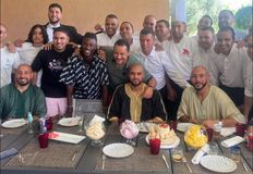 Στιγμές χαλάρωσης για τον Άμραμπατ παρέα με τον αδερφό του και τον Καμαβινγκά