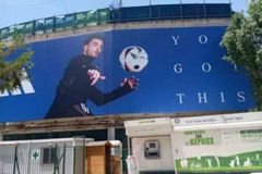 Οι αφίσες στη Λεωφόρο που θα φύγουν μετά τη λήξη του Euro (pic)
